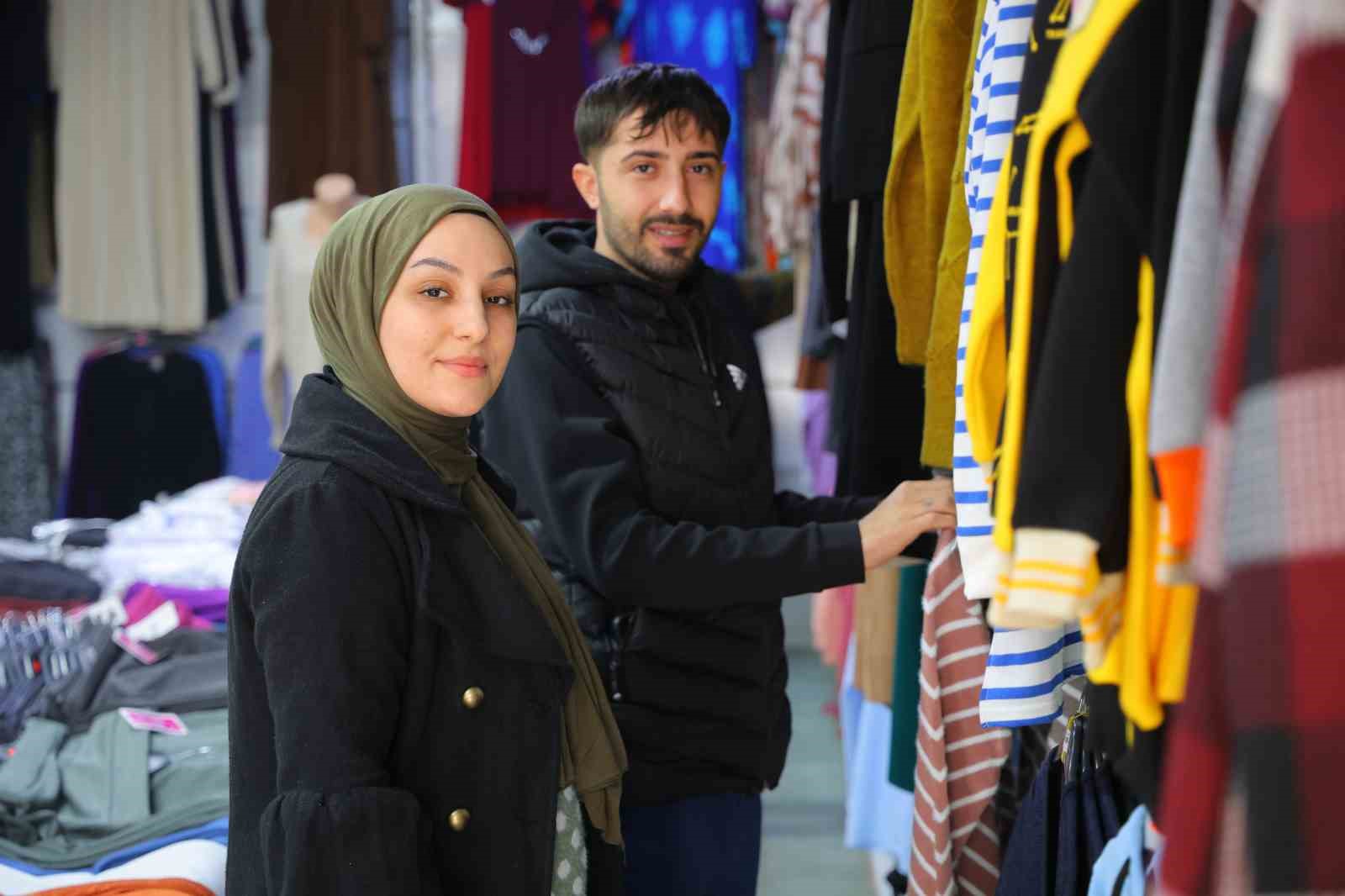 KAHRAMANMARAŞLI DEPREMZEDELER YENİ EVLERİNE AİLE GENÇLİK FONU İLE KAVUŞTULAR