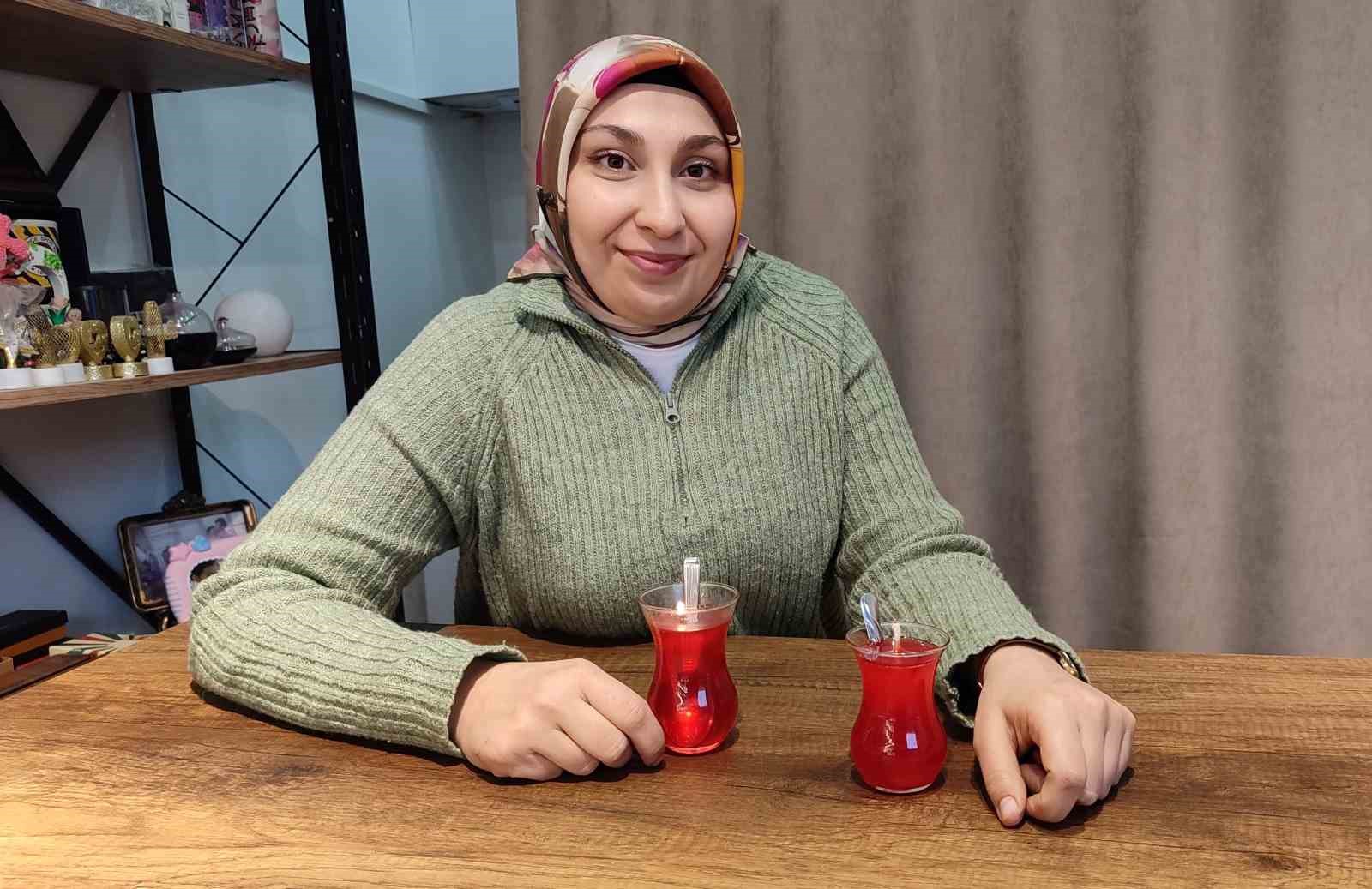 KAHRAMANMARAŞ’TA ÇAY ŞEKLİNDEKİ MUMLAR İLGİ ÇEKİYOR