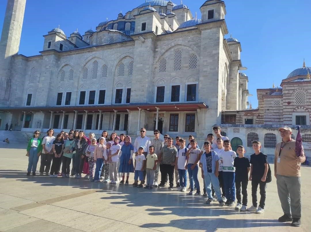 KARAPINAR KUR’AN KURSU ÖĞRENCİLERİ İSTANBUL’DA UNUTULMAZ BİR GEZİ YAPTI