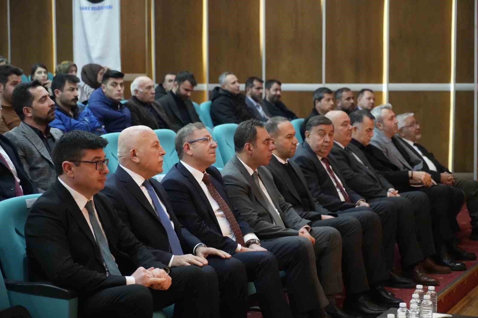 KARS ENERJİ PANELİNDE YENİLENEBİLİR ENERJİ KONUŞULDU