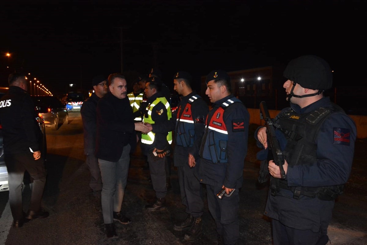 KAYMAKAM ODABAŞ, SAĞLIK ÇALIŞANLARI VE GÜVENLİK GÜÇLERİNİ ZİYARET ETTİ