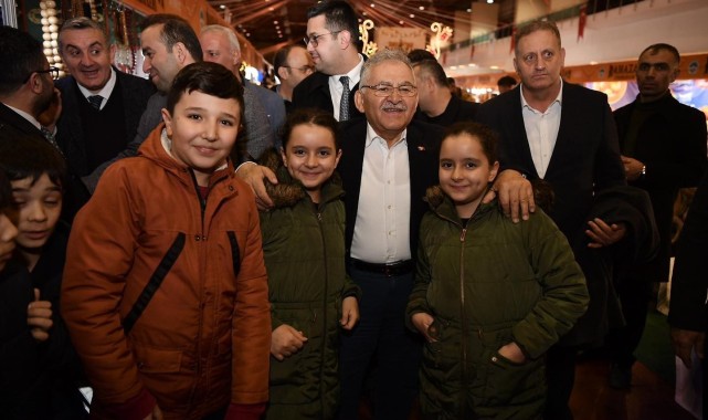Kayseri Büyükşehir Belediye Başkanı Dr. Memduh Büyükkılıç Ramazan Etkinliklerini Ziyaret Etti