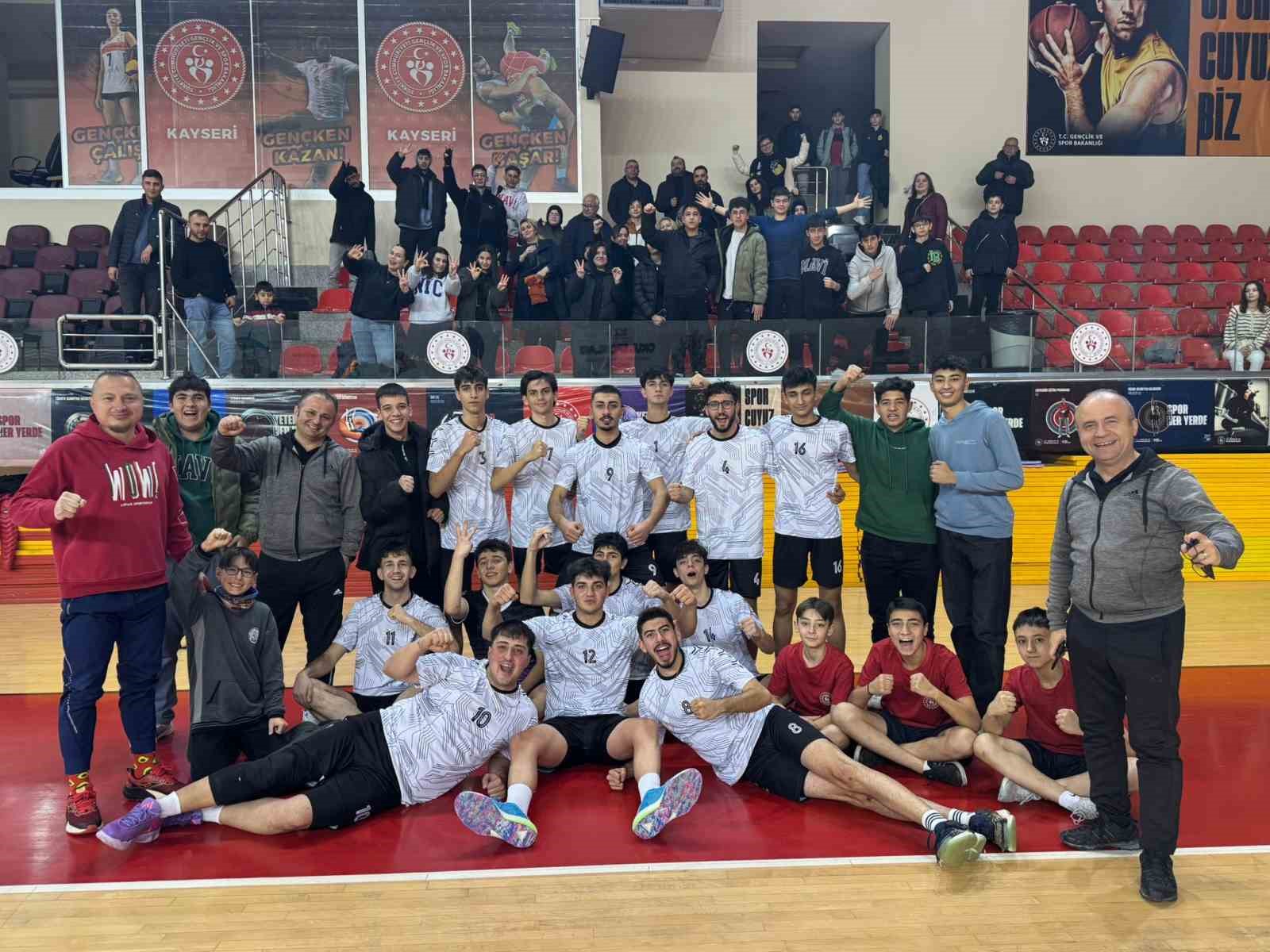 KAYSERİ ELİT VOLEYBOL KONYA SEYDİŞEHİR'İ 3-0 MAĞLUP ETTİ