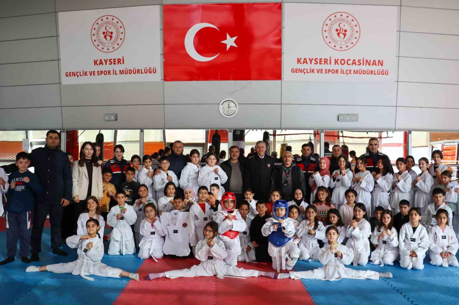 KAYSERİ İL JANDARMA KOMUTAN YARDIMCISI ZOBALI, SPOR OKULUNU ZİYARET ETTİ