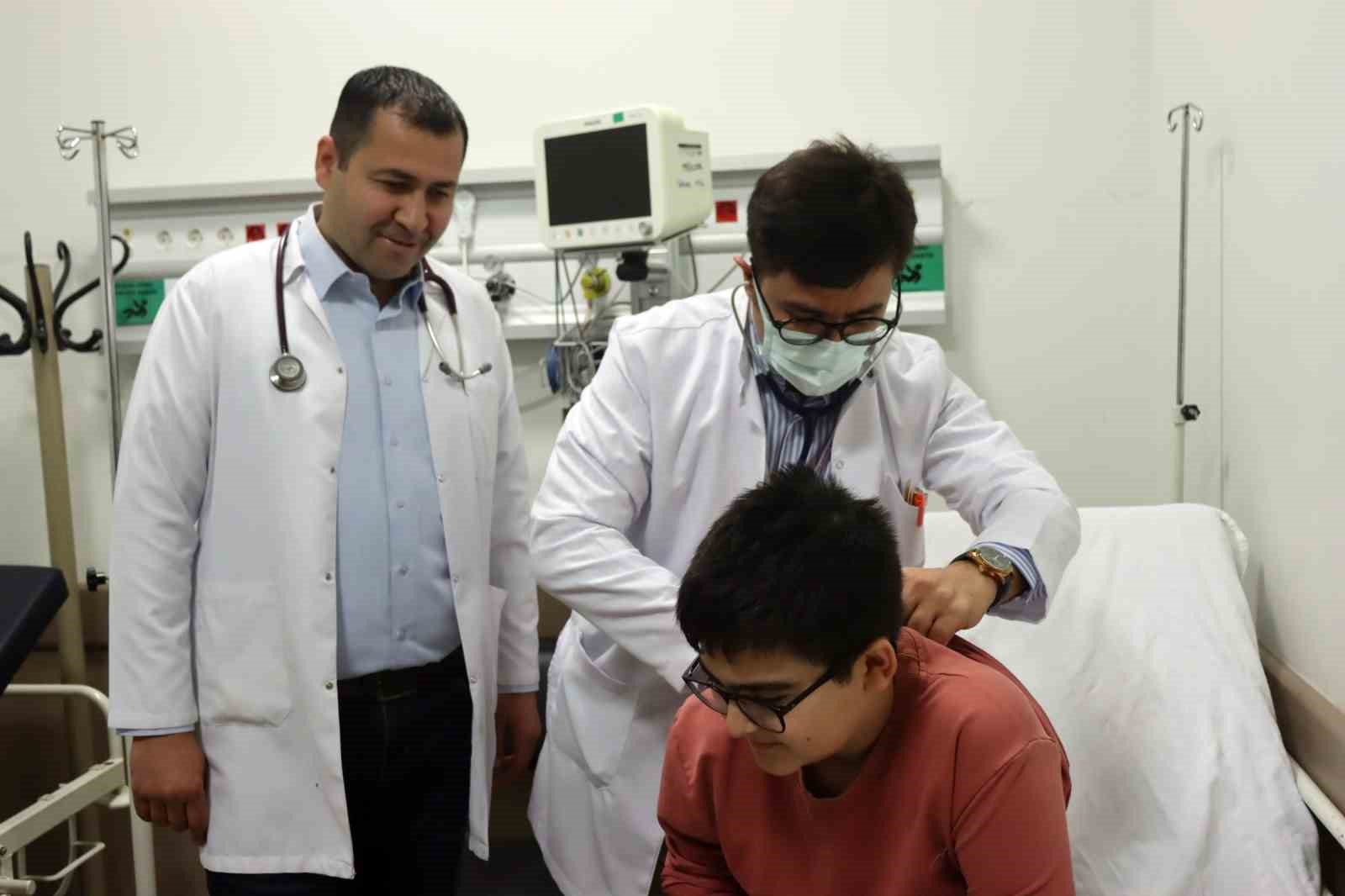 KAYSERİ ŞEHİR HASTANESİ ÇOCUK ACİL SORUMLU HEKİMİ UYARIYOR: SOĞUK HAVALARLA BERABER SOLUNUM YOLU ENFEKSİYONLARI ARTIYOR