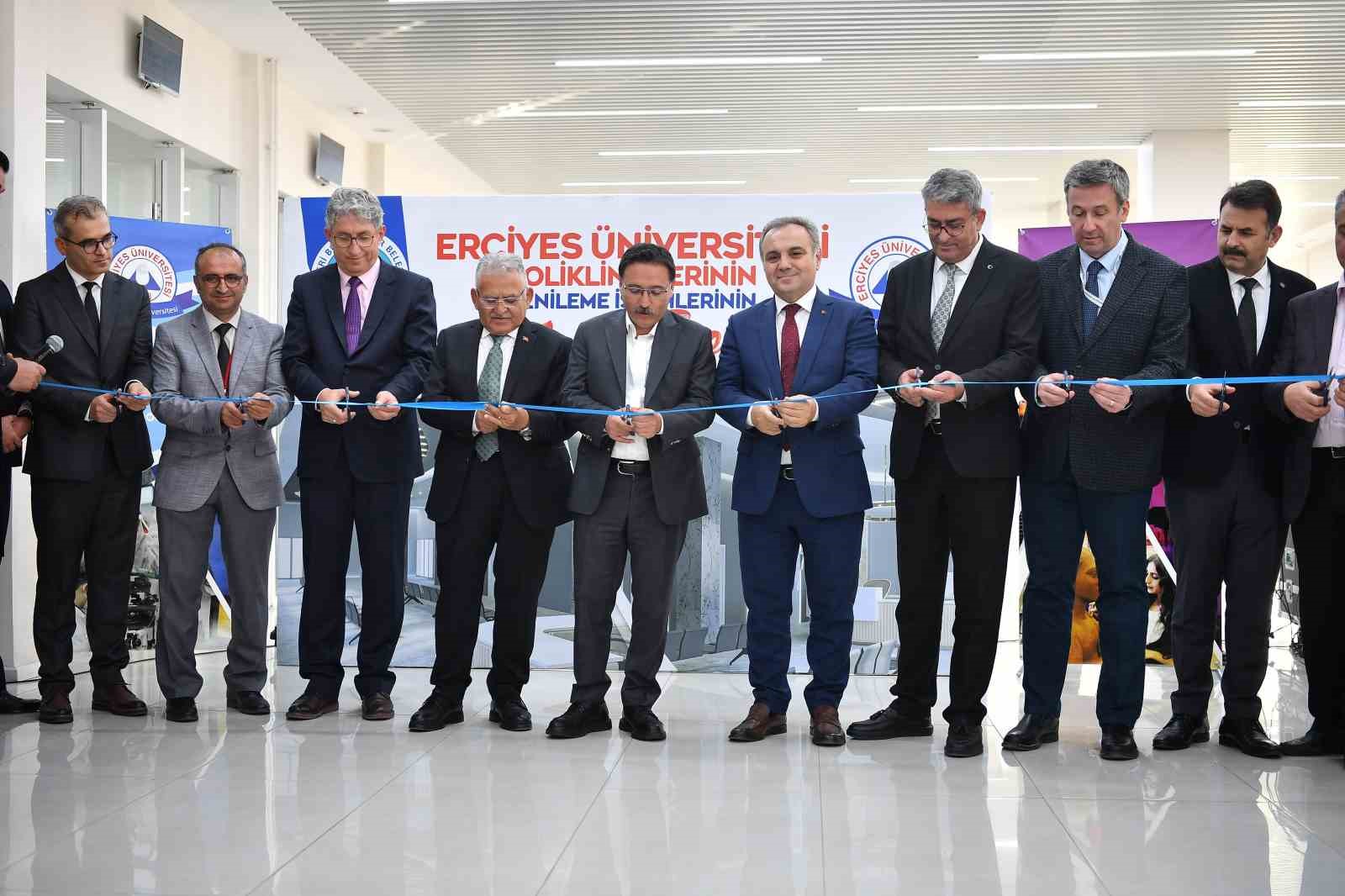 KAYSERİ’DE GEVHER NESİBE HASTANESİ’NİN YENİLENEN POLİKLİNİK VE KAN ALMA ÜNİTELERİ AÇILDI