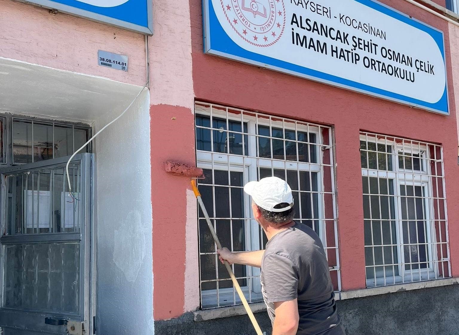 KAYSERİ'DE ŞEHİT OSMAN ÇELİK İLKOKULU VE ORTAOKULU YENİLENDİ