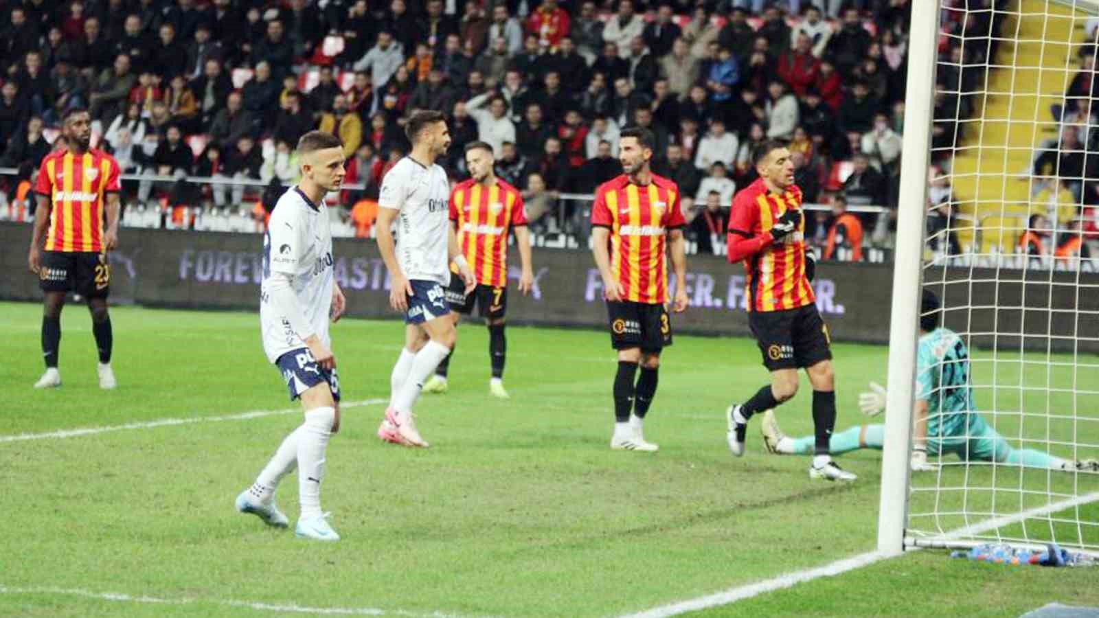 KAYSERİSPOR'A PFDK'DAN PARA CEZASI VE BİLET BLOKE CEZA