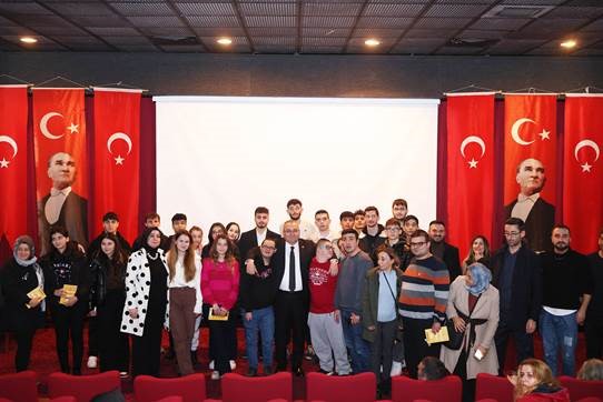 KEÇİÖREN BELEDİYE BAŞKANI GENÇLERLE BULUŞTU