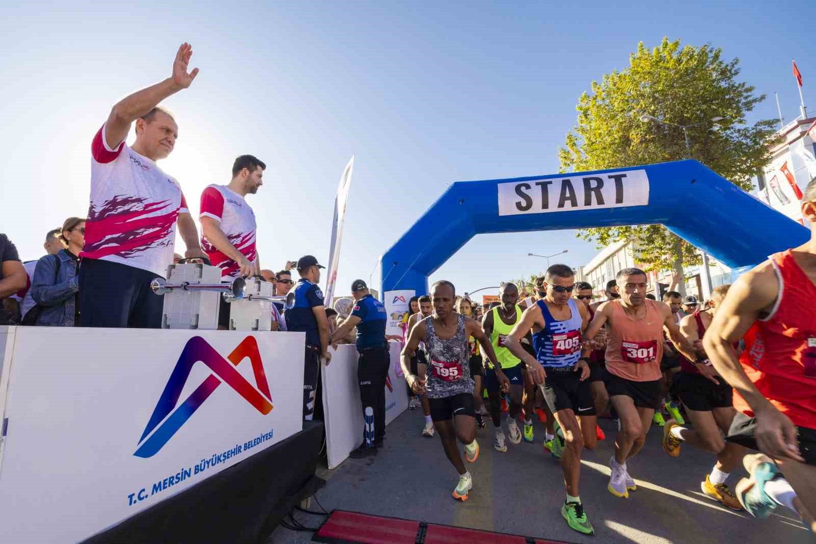 KENYALI SPORCULAR TARSUS YARI MARATONUNU DOMİNE ETTİ