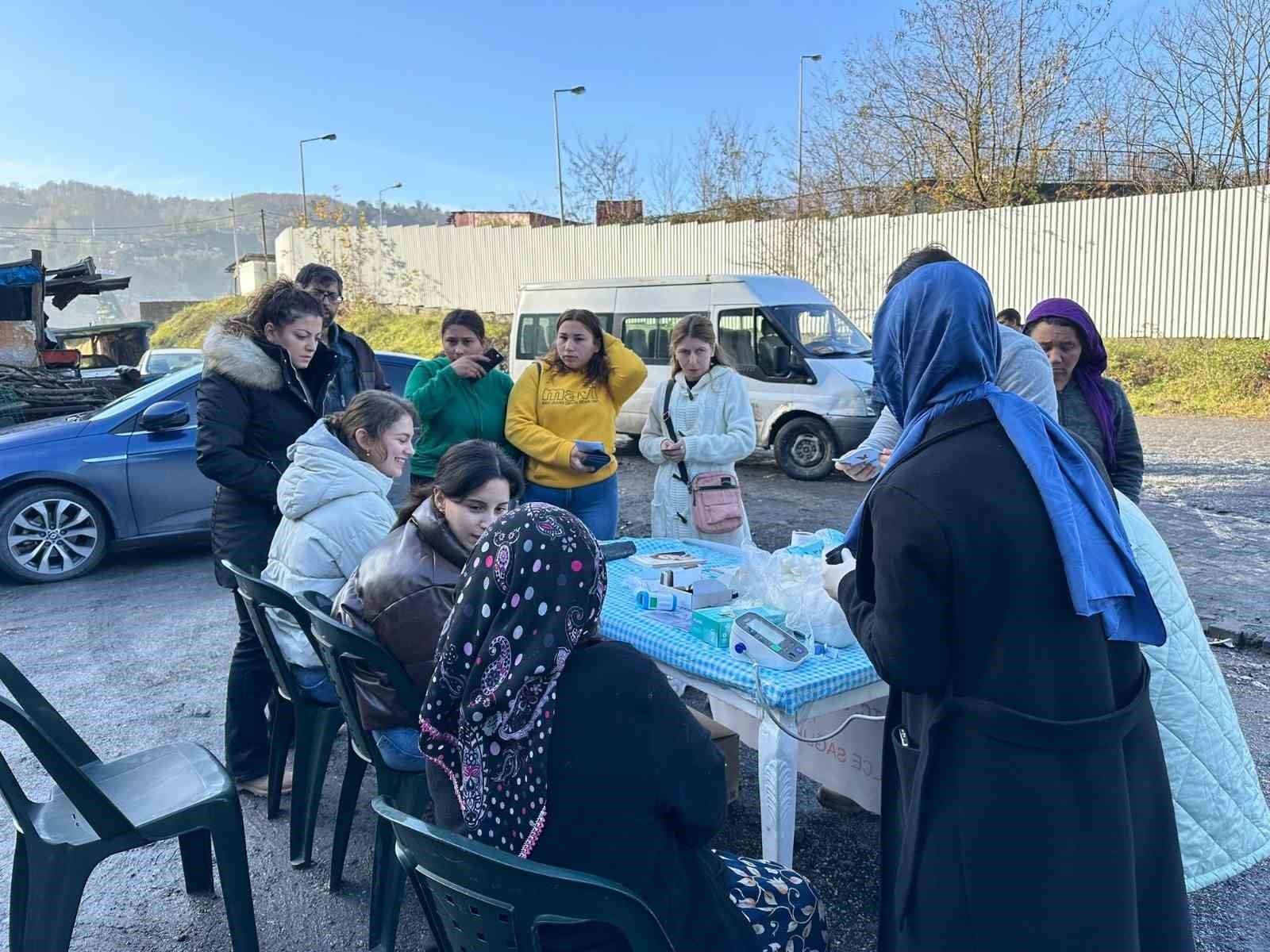 KİLİMLİ İLÇE SAĞLIK MÜDÜRLÜĞÜNDEN ROMAN VATANDAŞLARINA SAĞLIK HİZMETİ