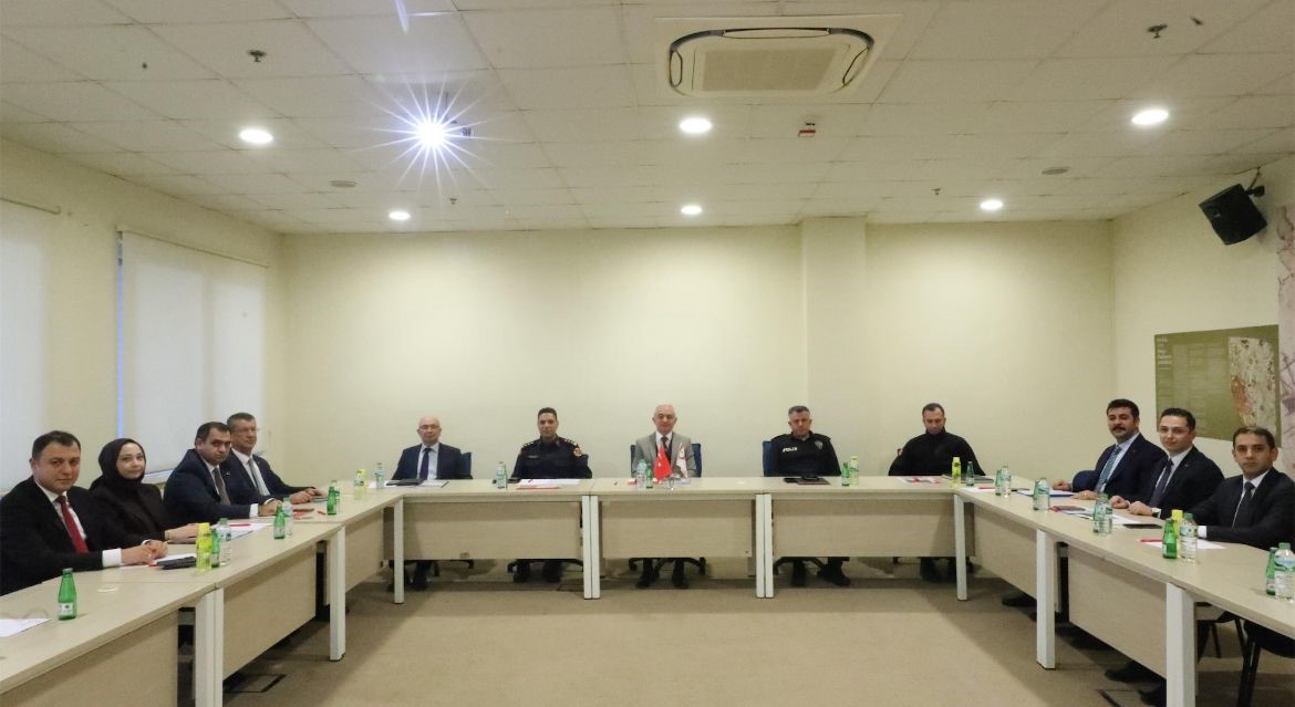 KIRKLARELİ VALİLİĞİ DÜZENSİZ GÖÇLE MÜCADELE TOPLANTISI DÜZENLEDİ