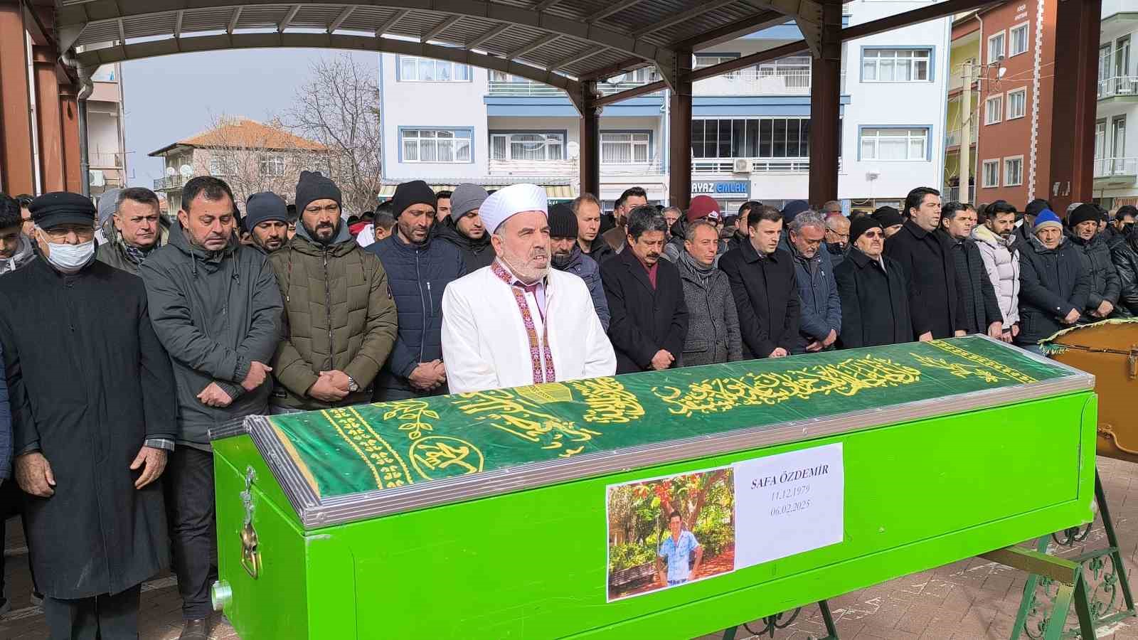 KIRŞEHİR'DE DEFNEDİLEN İŞÇİNİN CENAZESİ