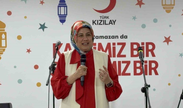 Kızılay Genel Başkanı Kaynaşlı Huzurevinde Yaşlılarla Buluştu