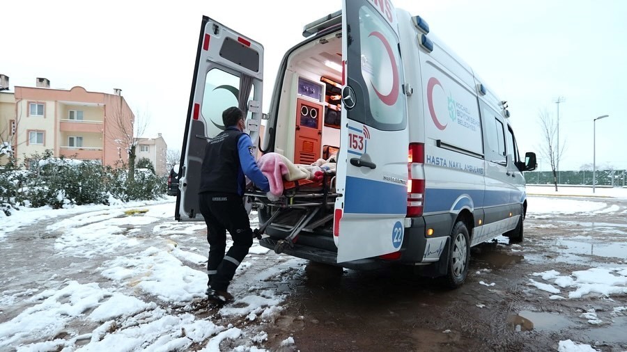 KOCAELİ'DE HASTA NAKİL AMBULANSLARINDAN 48 BİN 701 KİŞİ YARARLANDI