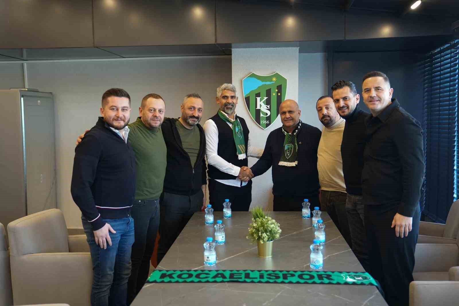 KOCAELİSPOR’DA İSMET TAŞDEMİR İMZALARI ATTI