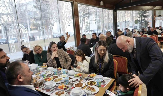 Kocasinan Belediye Başkanı İftar Programında Mahalle Muhtarlarıyla Bir Araya Geldi