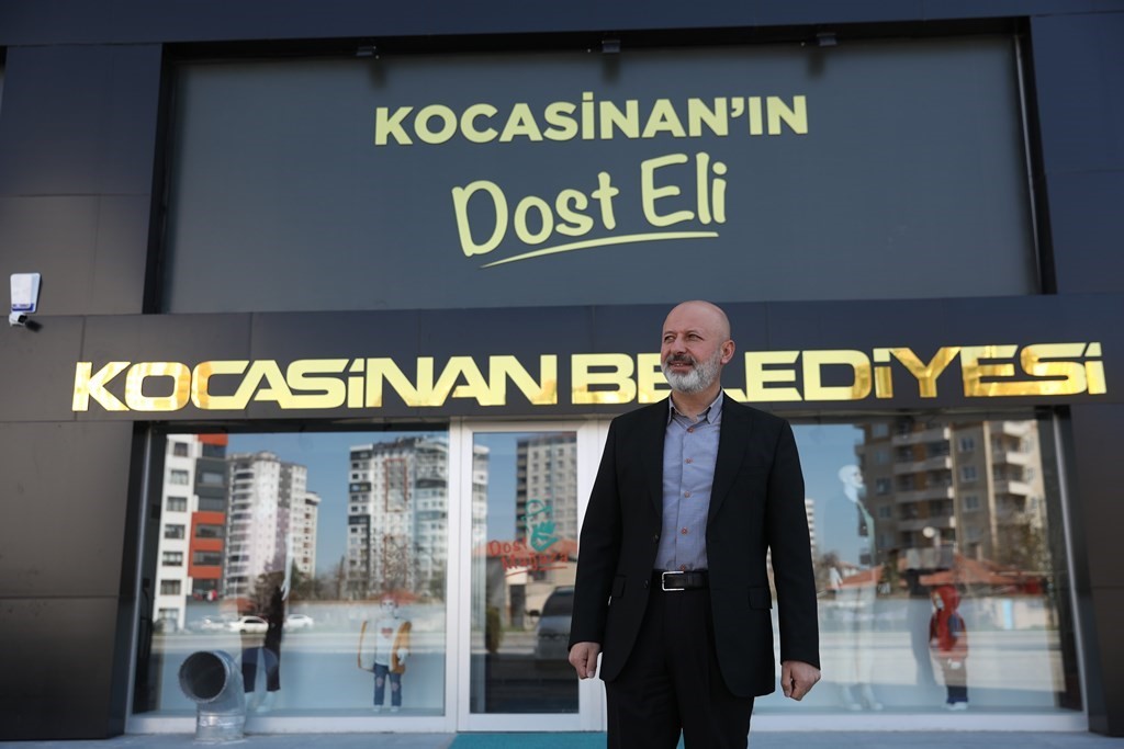 KOCASİNAN BELEDİYESİ YATAĞA BAĞIMLI HASTALARA EVDE BAKIM HİZMETİ SUNUYOR