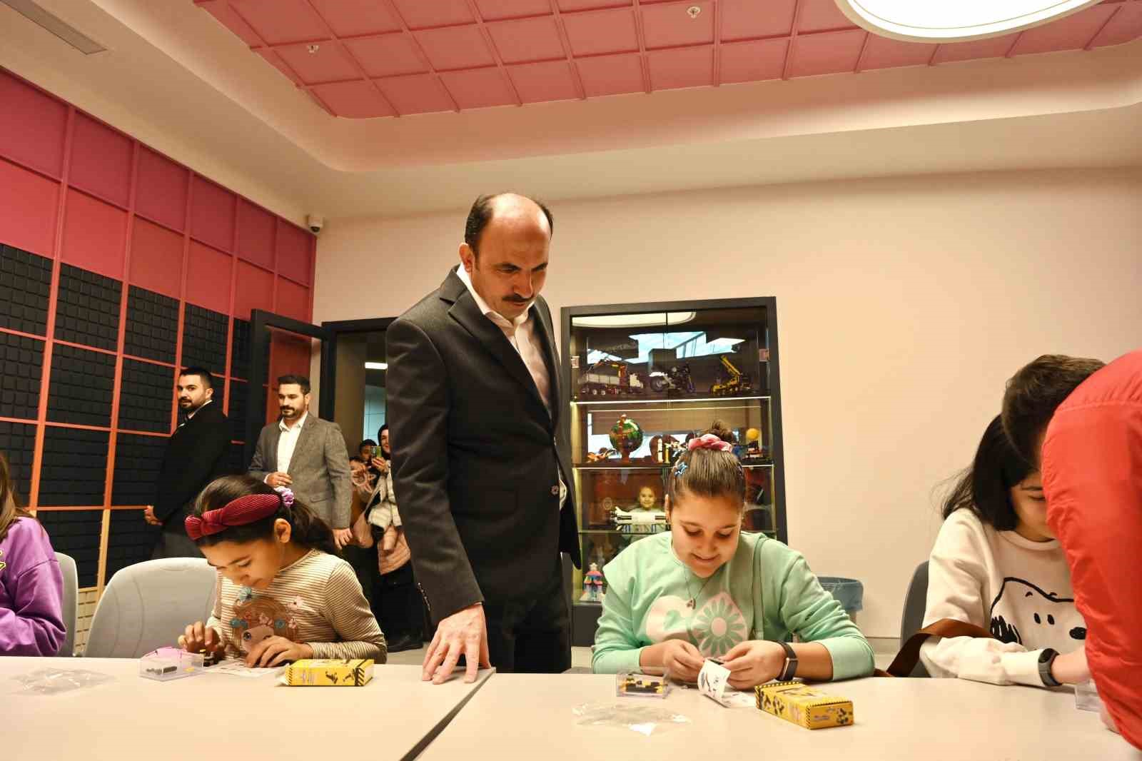 KONYA BİLİM MERKEZİ’NDE LEGO TEMALI BRİCKZONE SERGİ ALANI ZİYARETÇİLERİYLE BULUŞUYOR