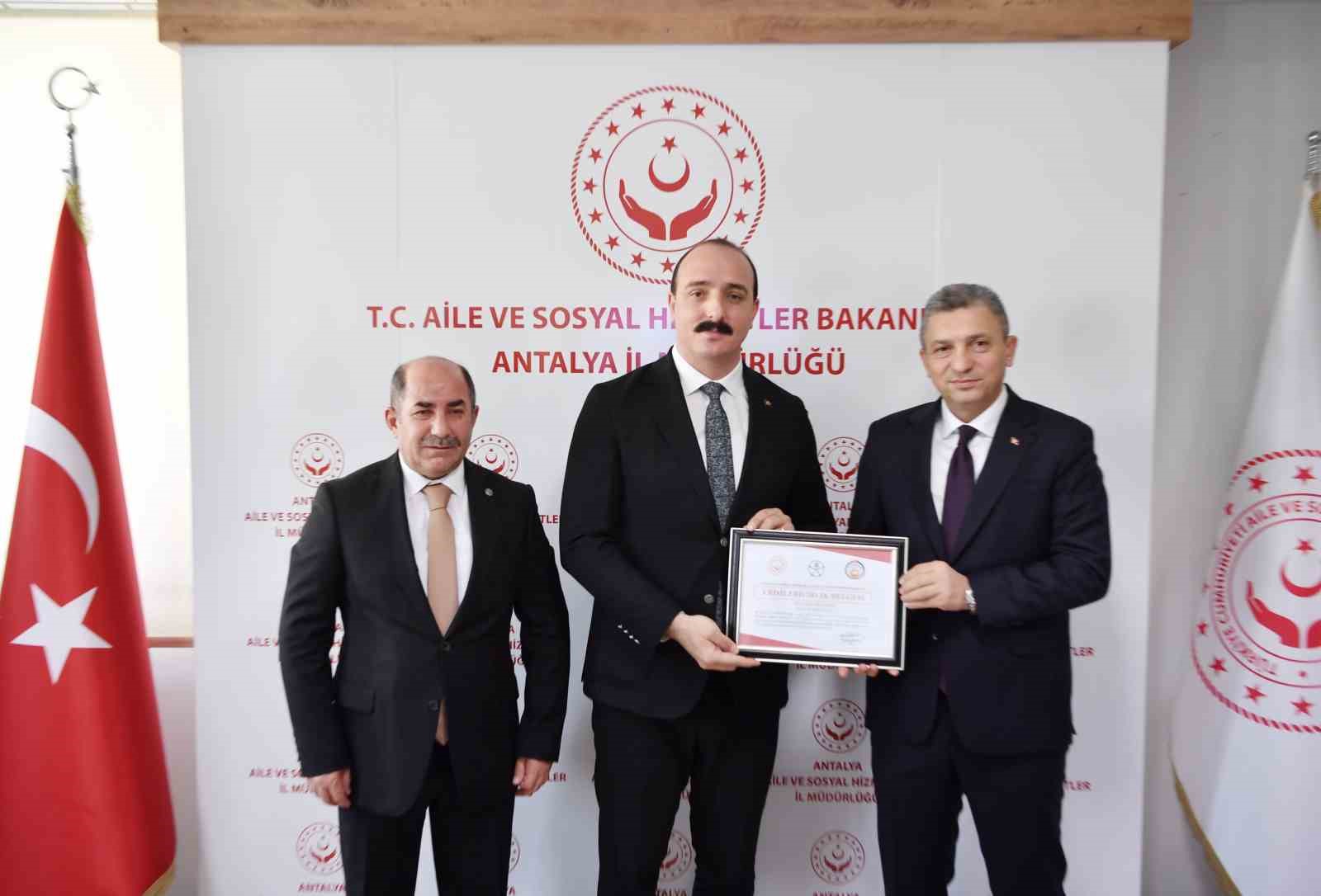 KONYAALTI BELEDİYESİ ENGELLİLER İÇİN ÖRNEK BİR ÇALIŞMAYA İMZA ATTI