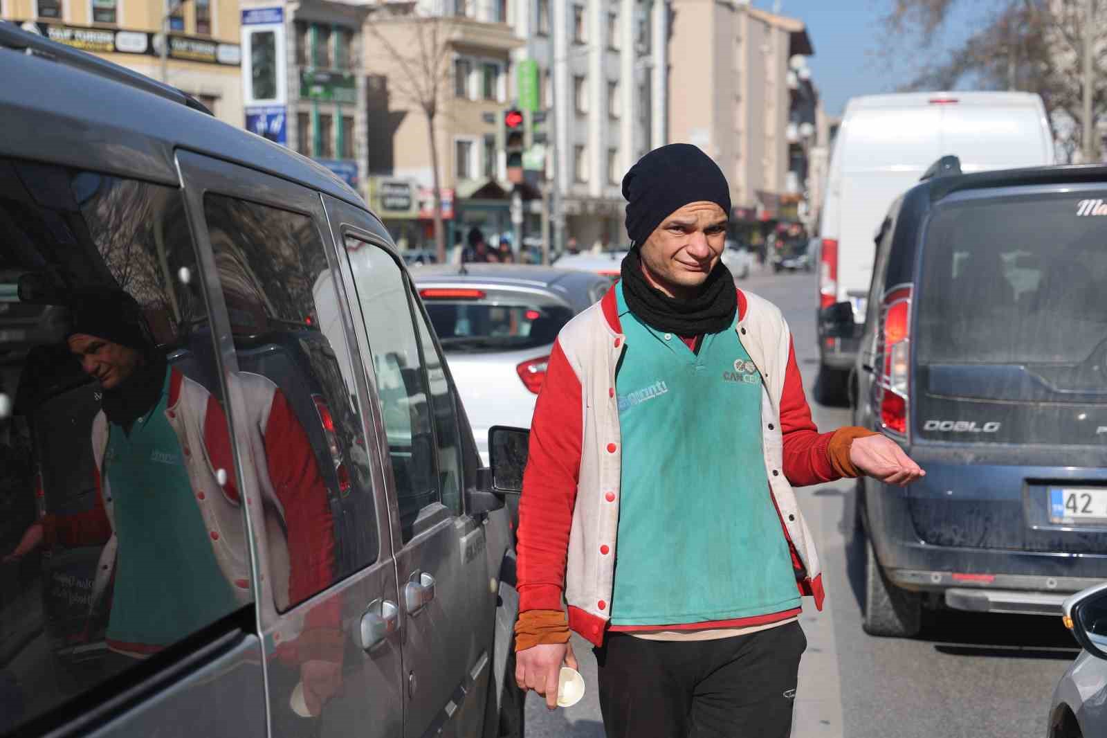 KONYA'DA SOSYAL MEDYADA FENOMEN OLAN DİLENCİ DOĞAN