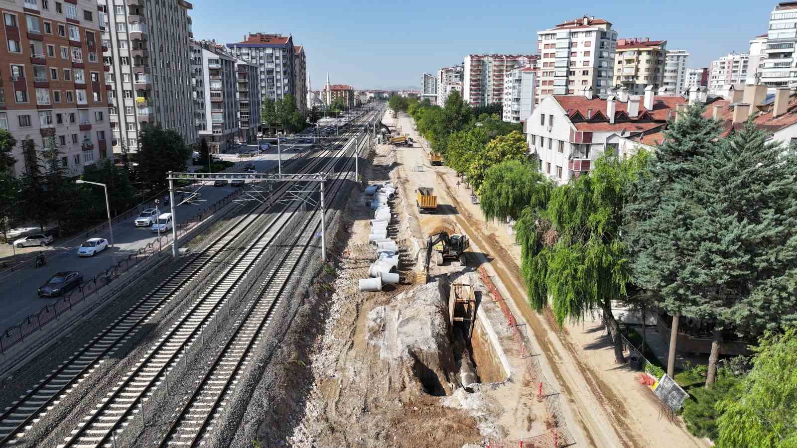 KONYARAY BANLİYÖ HATTI YOLDA