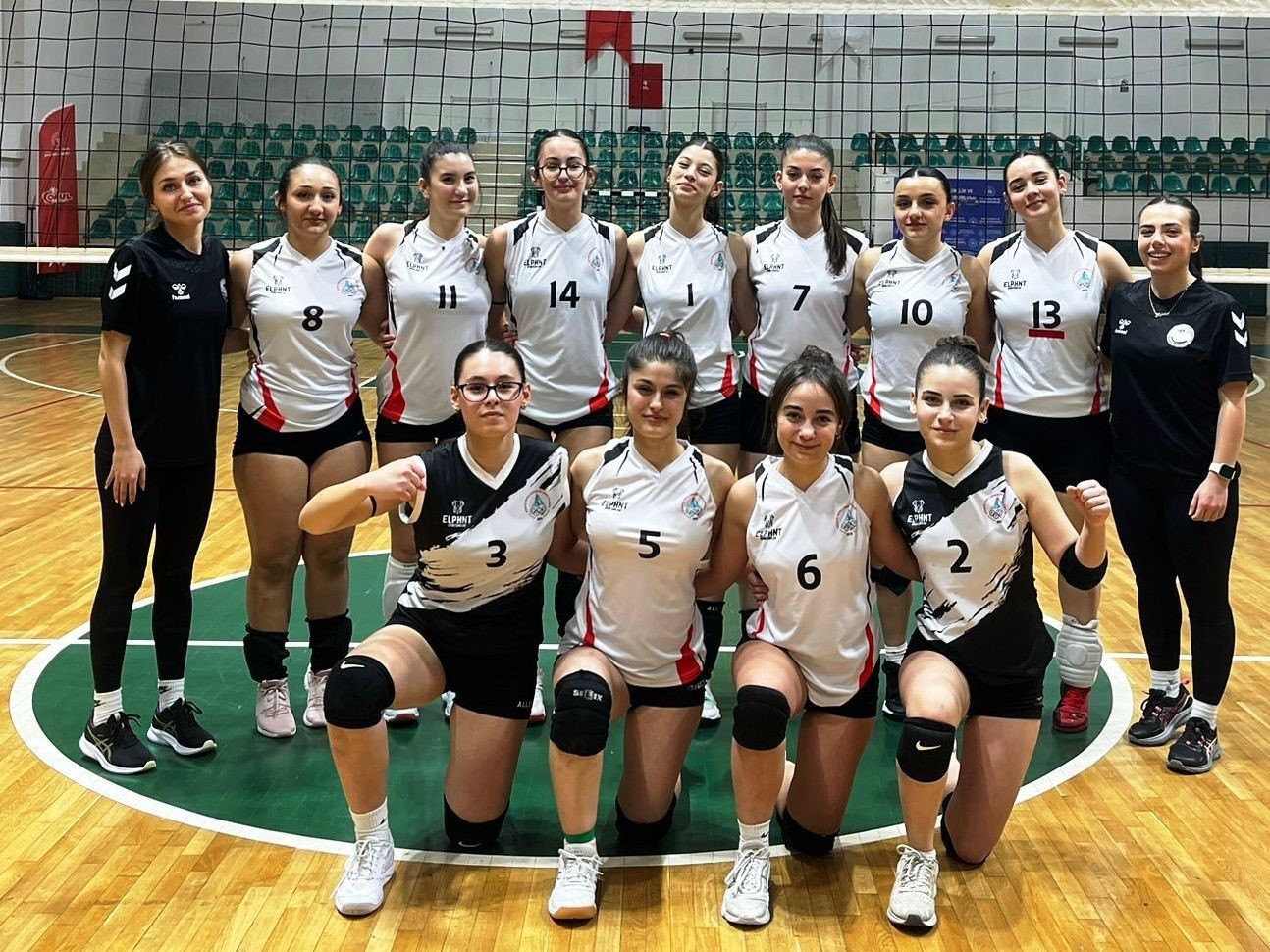 KÖRFEZ GENÇLERBİRLİĞİ SK YILDIZ KIZ VOLEYBOL TAKIMI PANTERLER'İ 3-0 YENDİ