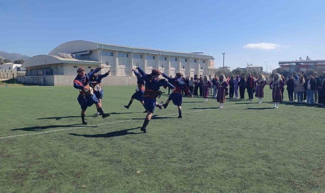 Köşk İlçe Stadyumu'nda Nevruz Bayramı Coşkusu