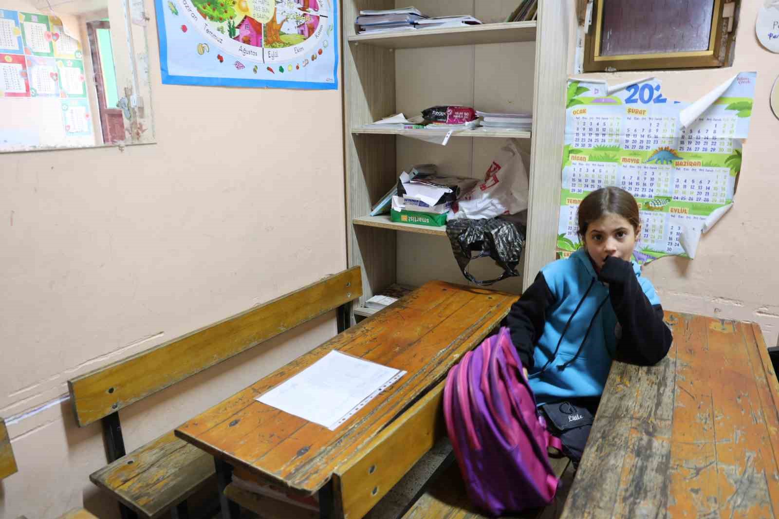 KOZAN'DA DÜĞÜNDE HAYATINI KAYBEDEN ÖĞRENCİNİN KARNESİNDE HÜZÜN