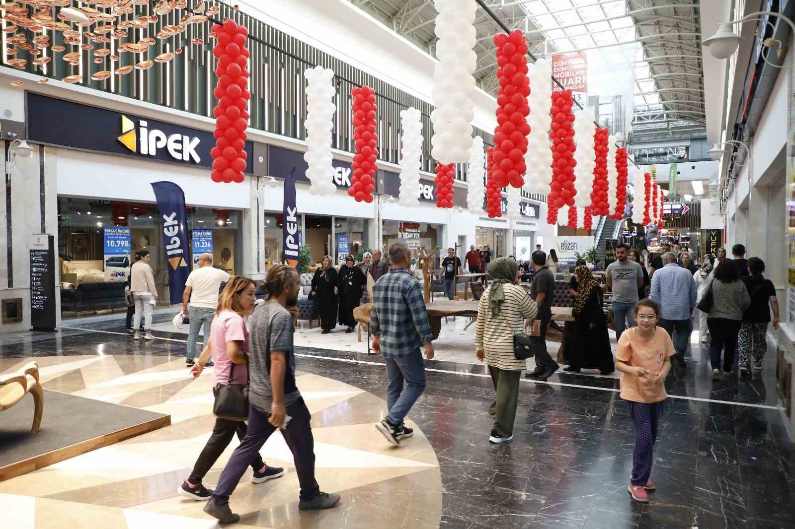 KUMSMALL MOBİLYA FUARI SEKTÖRE YENİ BİR SOLUK GETİRDİ