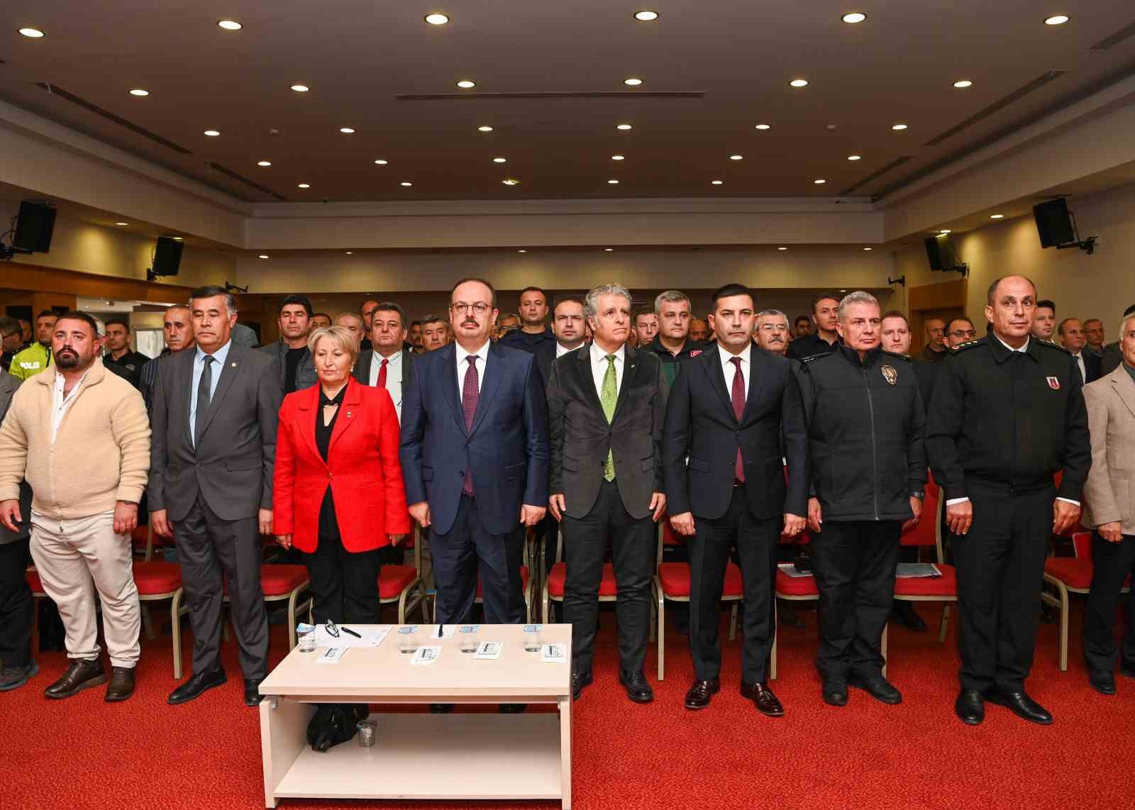 KUŞADASI BELEDİYE BAŞKANI ÖMER GÜNEL MUHTARLARLA TOPLANTIDA BULUŞTU