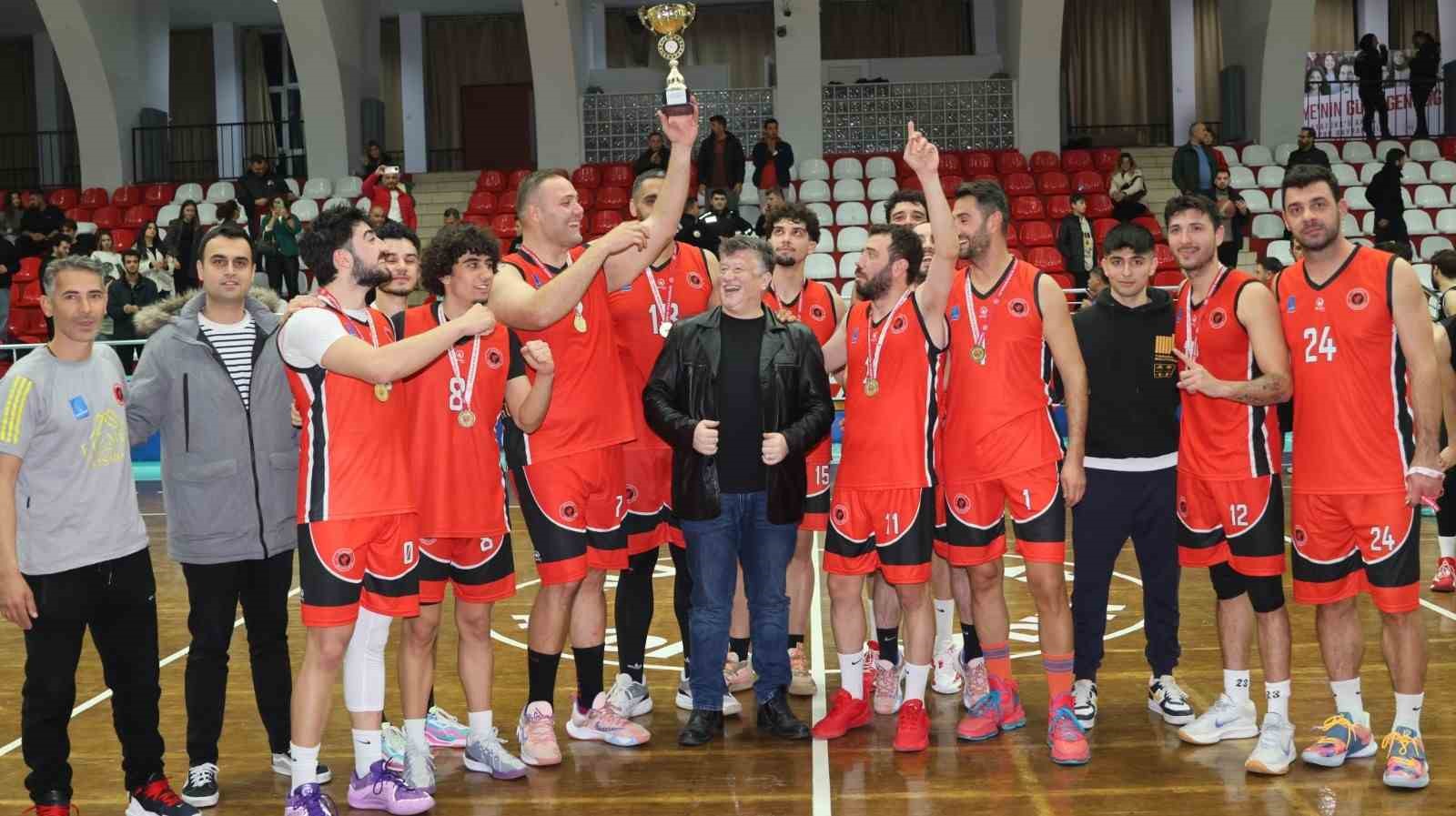 KUŞADASI BELEDİYE SPOR KULÜBÜ İL BİRİNCİSİ OLDU