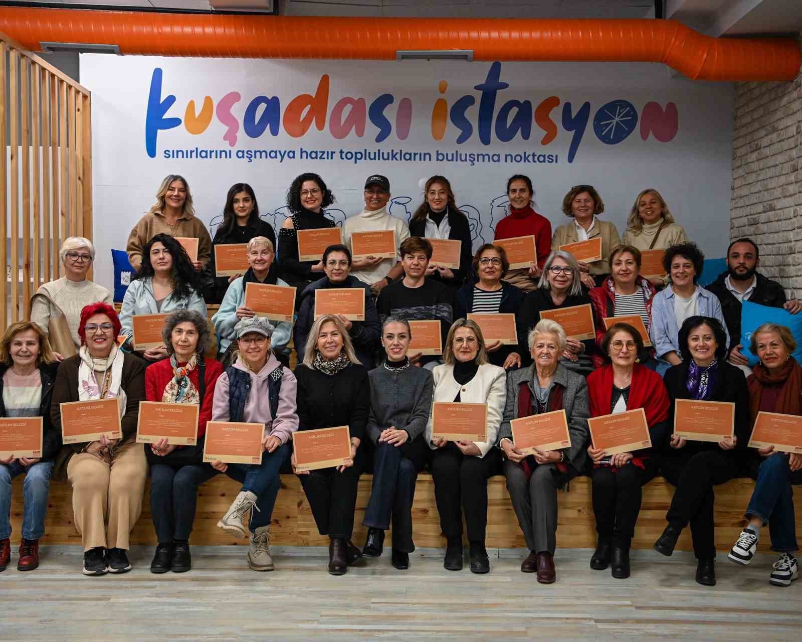 KUŞADASI BELEDİYESİ VE HABİTAT DERNEĞİ İŞ BİRLİĞİYLE KADINLARA TEKNOLOJİ OKURYAZARLIK EĞİTİMİ