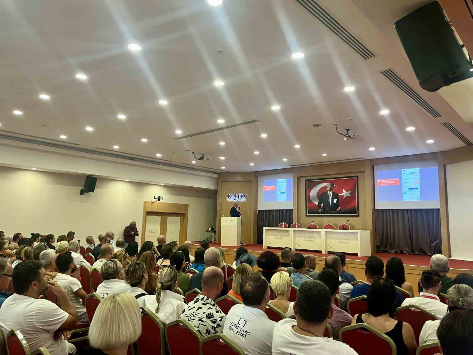 KUŞADASI TİCARET ODASI'NDA EMLAK SEKTÖRÜ TOPLANTISI GERÇEKLEŞTİ