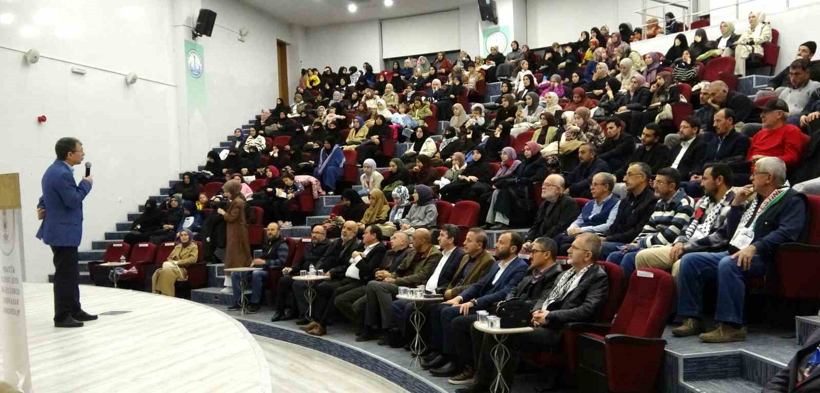 KÜSİDAP TARAFINDAN BOYKOT VE HELAL GIDA KONULU KONFERANS DÜZENLENDİ