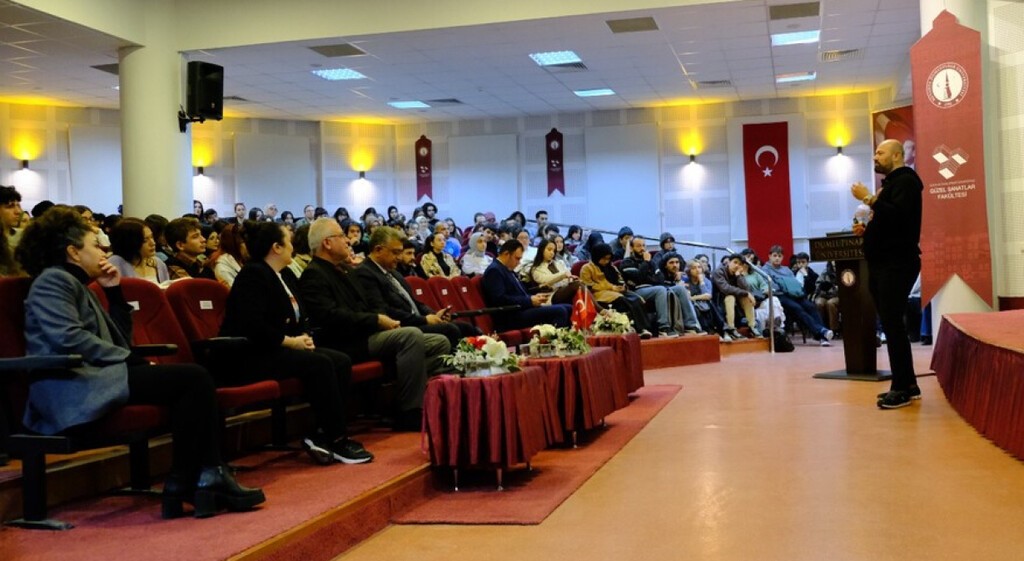 KÜTAHYA DUMLUPINAR ÜNİVERSİTESİ GÜZEL SANATLAR FAKÜLTESİ'NDE RAFADAN TAYFA FİLM YÖNETMENİ İSMAİL FİDAN KONUŞTU