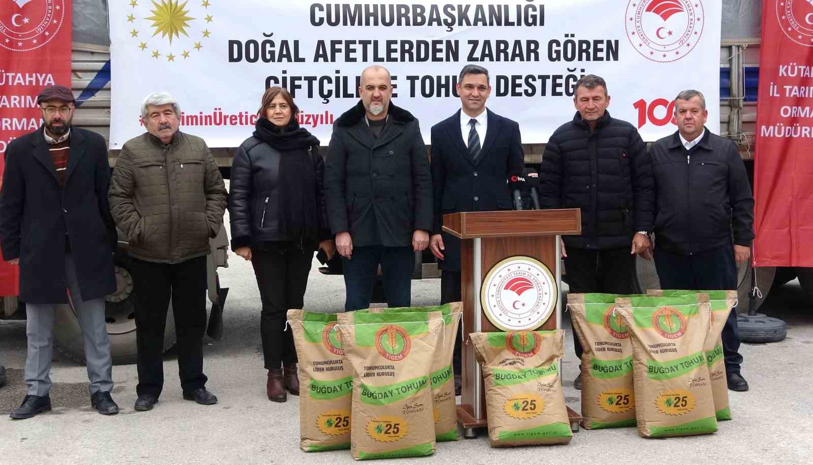KÜTAHYA İL TARIM VE ORMAN MÜDÜRLÜĞÜ ÜRETİCİLERE TOHUM DESTEĞİ SAĞLADI