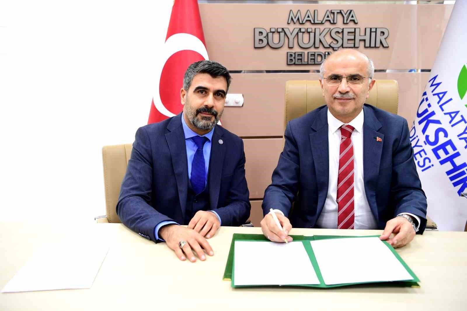 MALATYA BÜYÜKŞEHİR BELEDİYESİ İLE HİZMET-İŞ SENDİKASI ARASINDA YAPILAN TOPLU İŞ SÖZLEŞMESİ İMZALANDI
