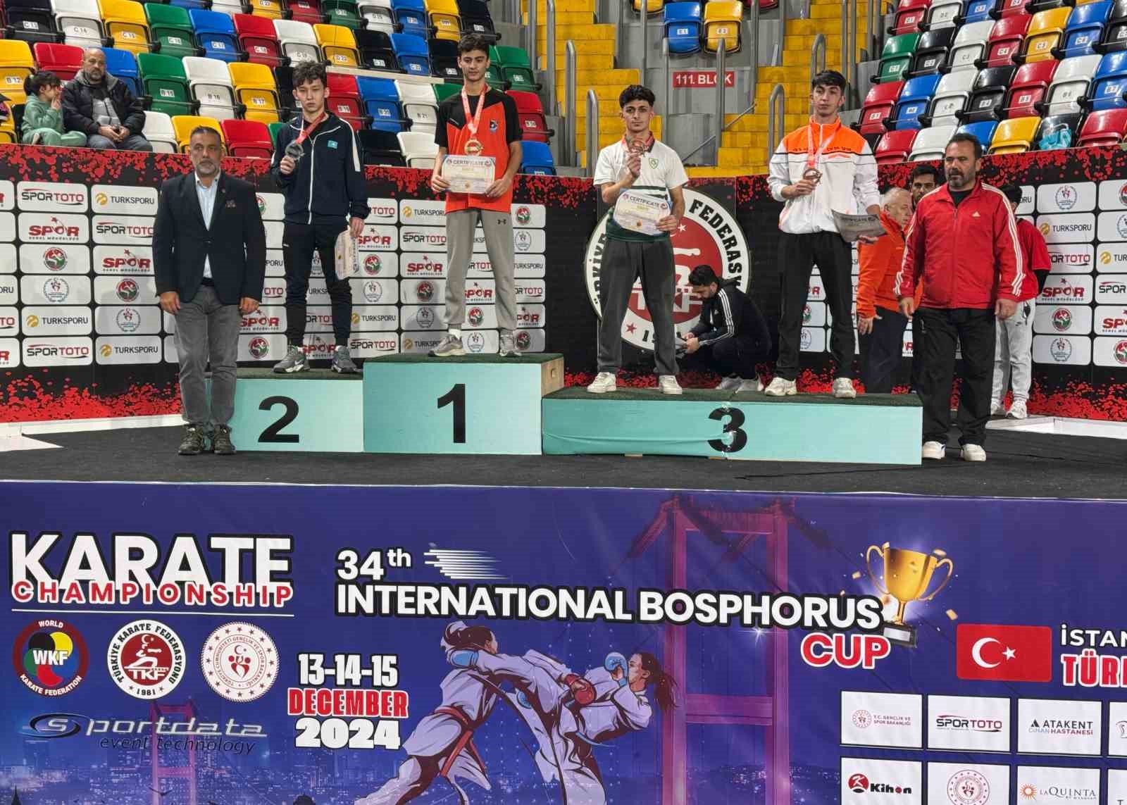 MANİSA BBSK KARATE TAKIMINDAN BATURHAN BAYIR İSTANBUL'DA MADALYA KAZANDI