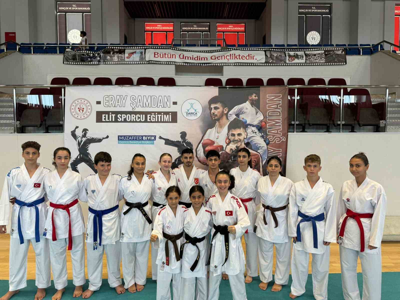 MANİSA BÜYÜKŞEHİR BELEDİYESPOR KARATE TAKIMI KOCAELİ’NDE ERAY ŞAMDAN EĞİTİM SEMİNERİNE KATILDI