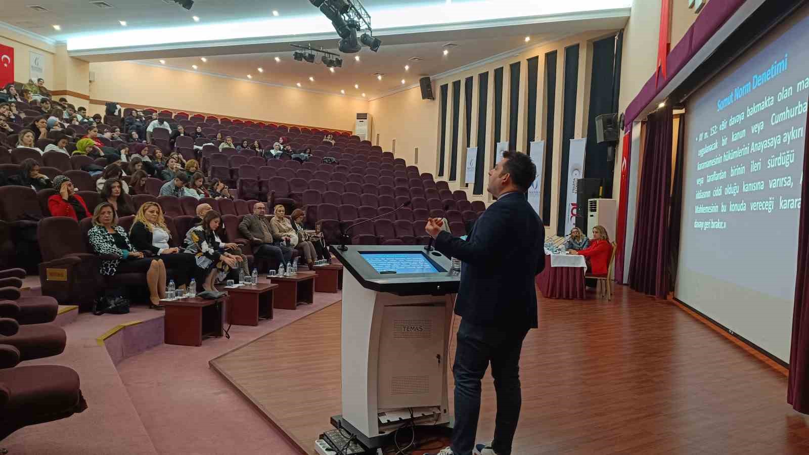 MANİSA CBÜ'DE DÜZENLENEN DÜNYA İNSAN HAKLARI PANELİ