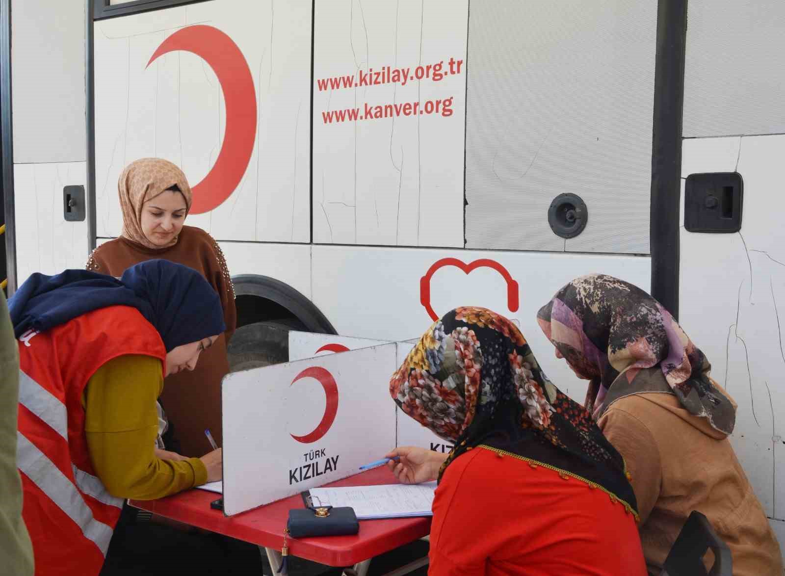 MANİSA İLKOKULLARINDAN KAN BAĞIŞI KAMPANYASI