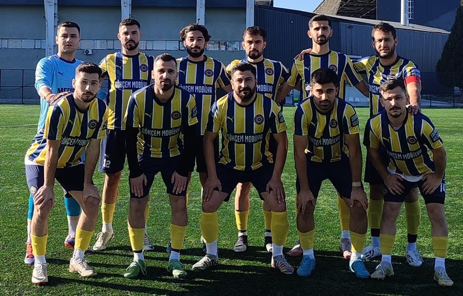 MANİSA İMAM HATİPLİLER GENÇLİKSPOR LİDERLİĞİ DEVAM ETTİRİYOR