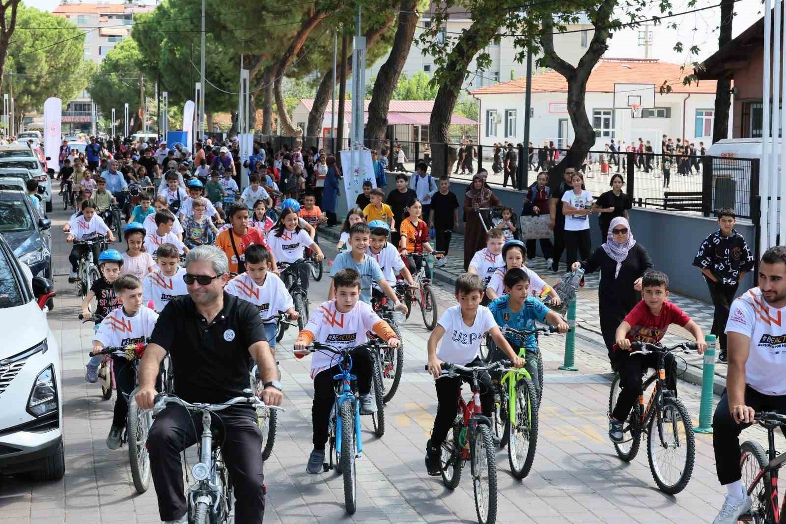 MANİSA SARUHANLI'DA BİSİKLET TURU HEYECANI