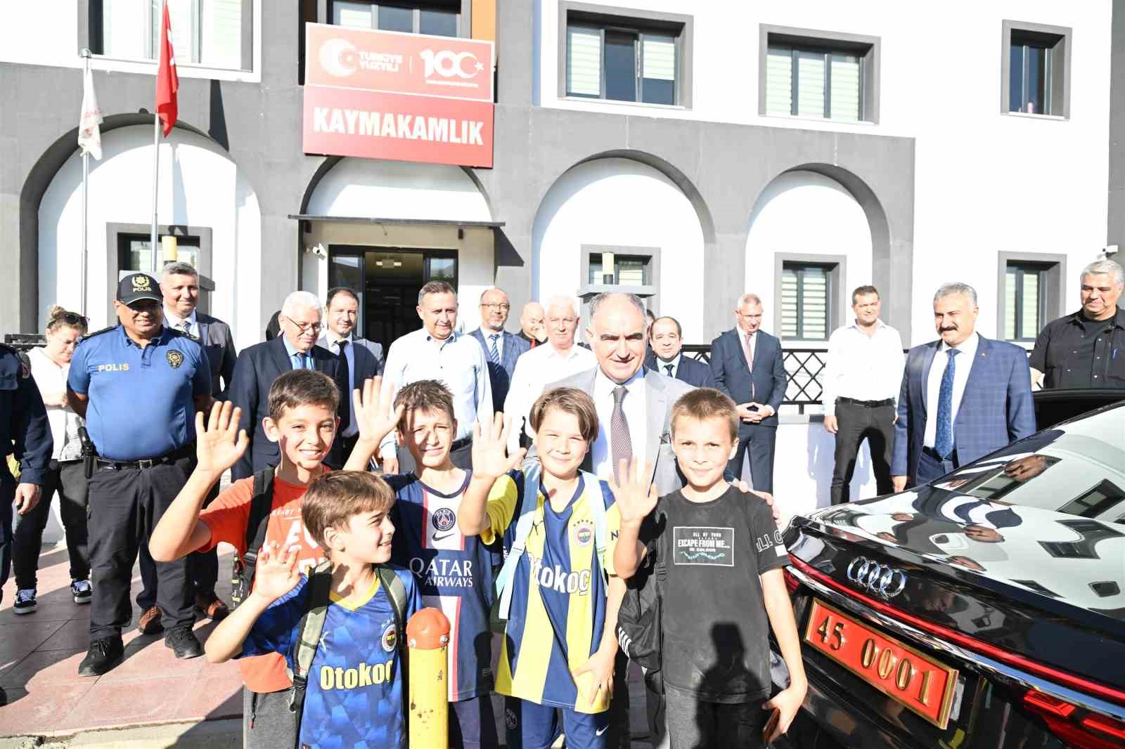 MANİSA VALİSİ VAHDETTİN ÖZKAN, ALAŞEHİR İLÇESİNİ ZİYARET ETTİ