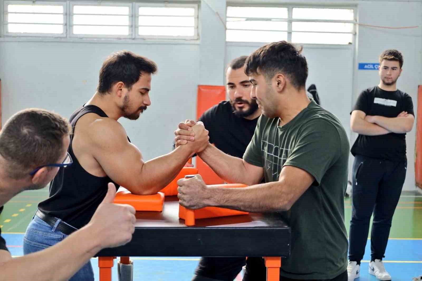 MANİSA’DA GENÇLİK VE SPOR BAKANLIĞI TARAFINDAN DÜZENLENEN YURTLAR ARASI YURT LİG’DE HEYECAN DORUKTA!