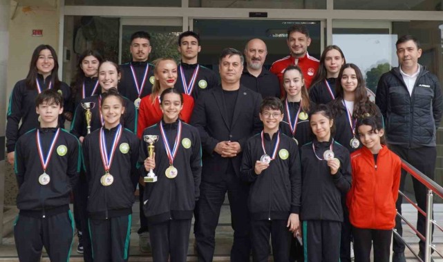Manisalı Sporcular Fransa'da Büyük Başarı Elde Etti