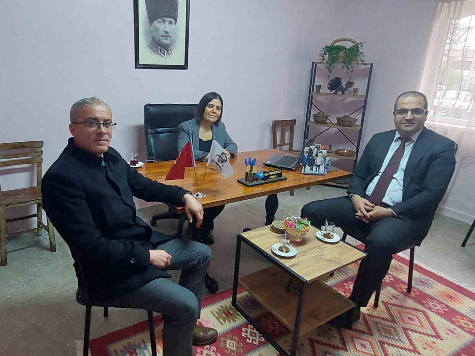 MANİSA'NIN SARIGÖL İLÇESİNDE BİR İLKE İMZA ATAN KADIN MUHTAR