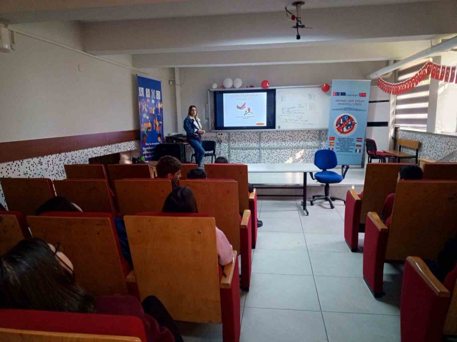 MEHMET AKİF ERSOY LİSESİ ÖĞRENCİLERİNE SİGARA VE BAĞIMLILIK EĞİTİMİ VERİLDİ