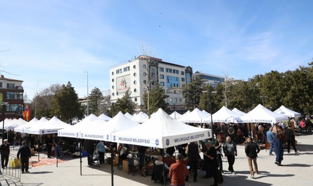 Melikgazi Antika Pazarı Yoğun İlgiyle Açıldı